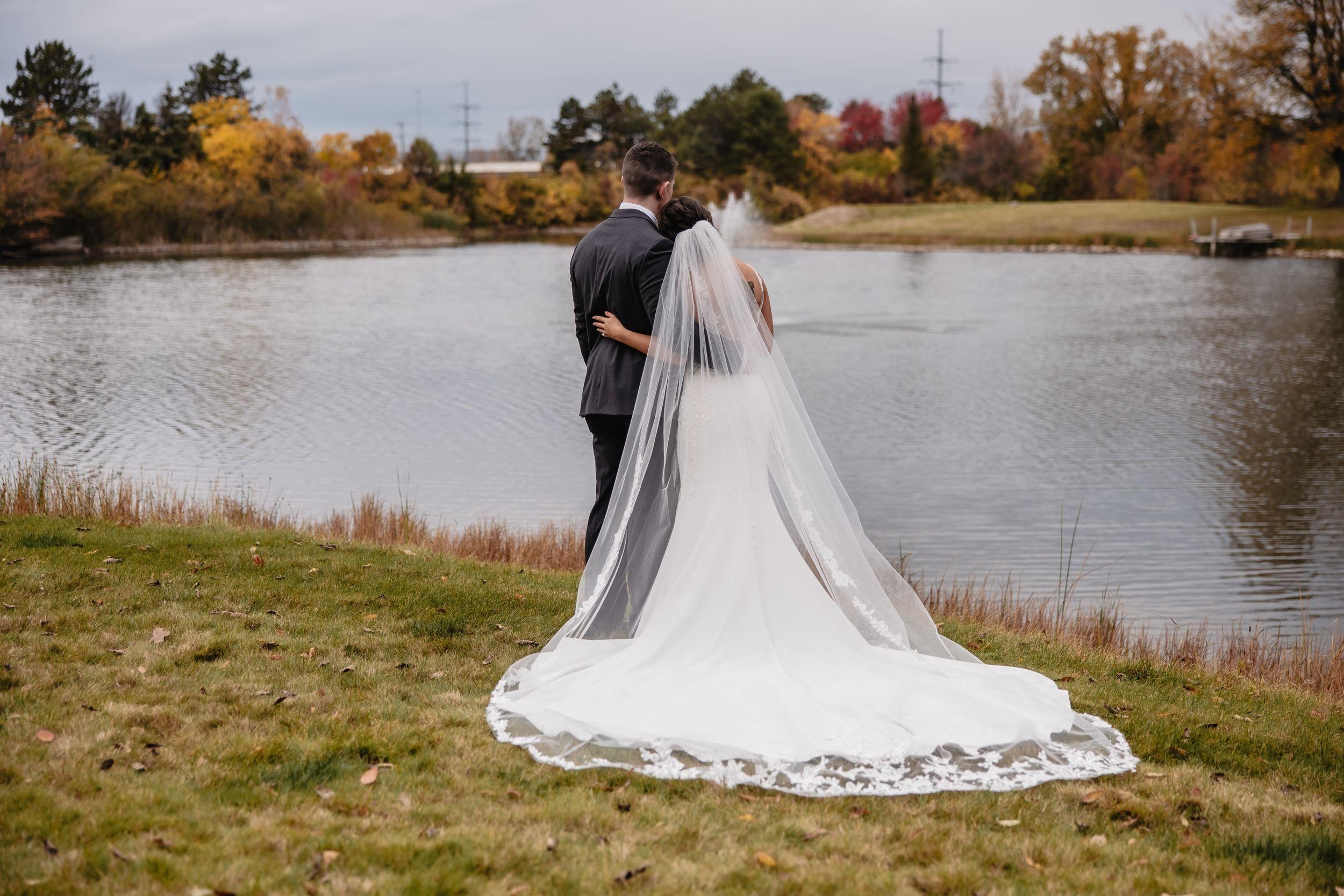 Fall Wedding at Watersedge Event Center in Hilliard, OH | Jean Leigh Photography Blog